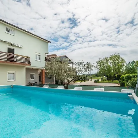 Apartment Apartments Ana 388 Pula